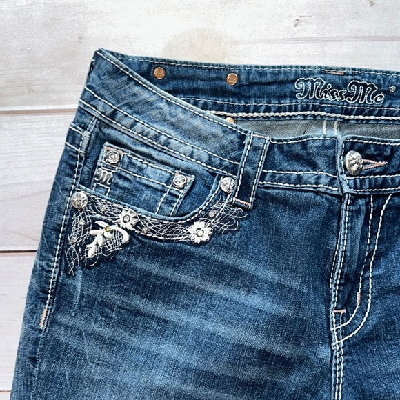 Miss me Women's Blue Jeans with Embellished Pockets size 30 - Picture 5 of 6